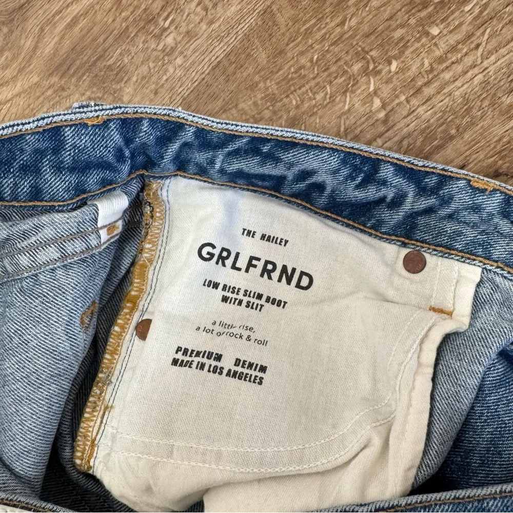 GRLFRND Hailey Low Rise Slim Boot Light Vintage Wash Split Hem Flare Jeans Sz 28